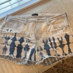 Silver Jean Co distressed Not Your Boyfriend’s Shorts size 32